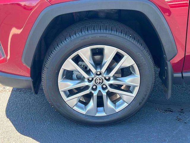 Used 2023 Toyota RAV4 XLE Premium AWD/4WD image 7