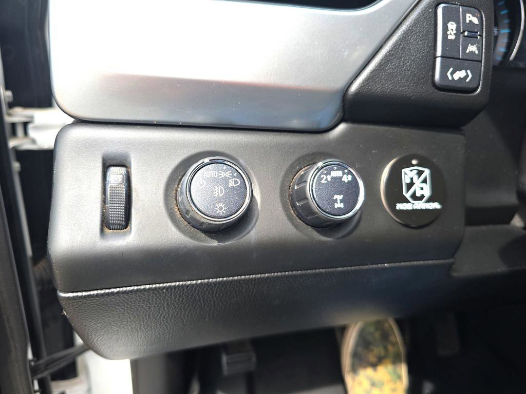 Used 2018 Chevrolet Suburban Premier image 20