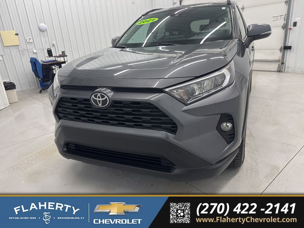 Used 2021 Toyota RAV4 XLE w/ XLE Grade Weather Package image 8