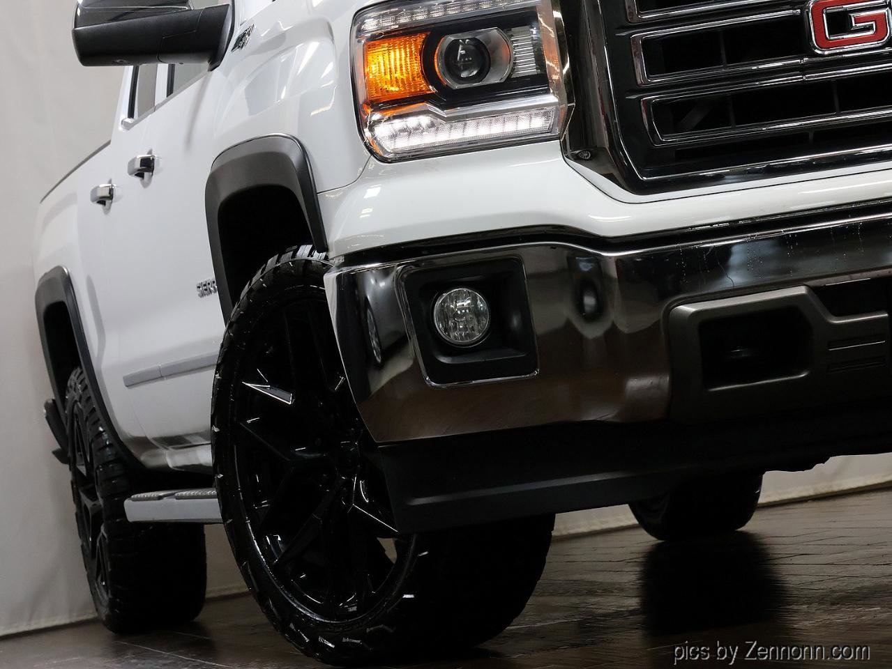 Used 2014 GMC Sierra 1500 SLT w/ Suspension Package, Off-Road image 4