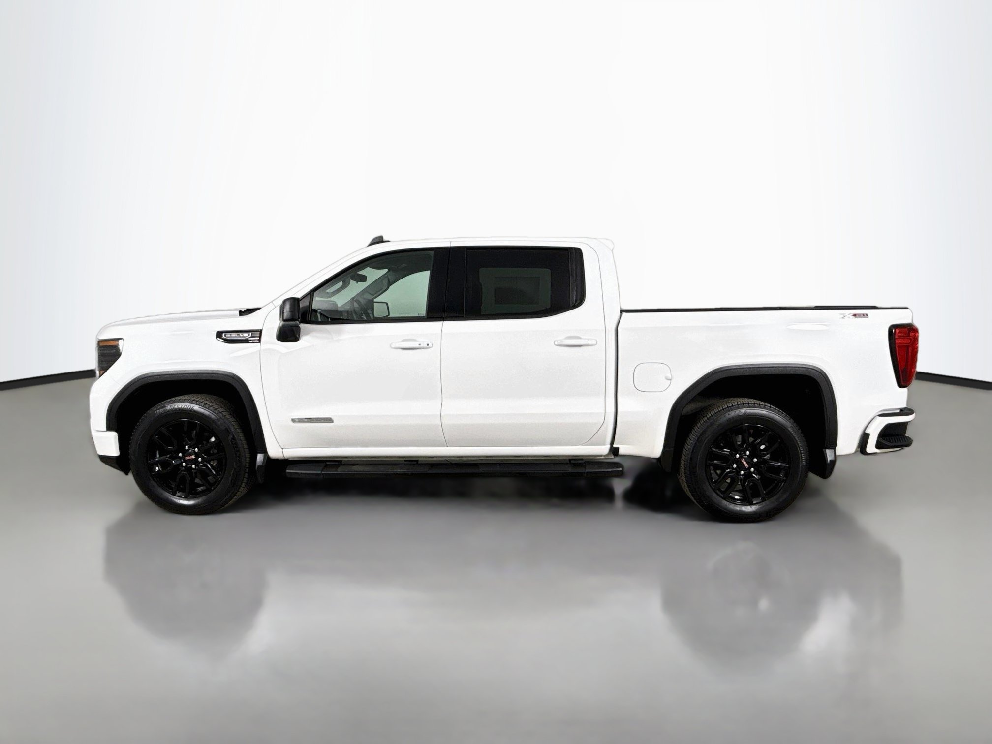 Certified 2025 GMC Sierra 1500 Elevation AWD/4WD image 4