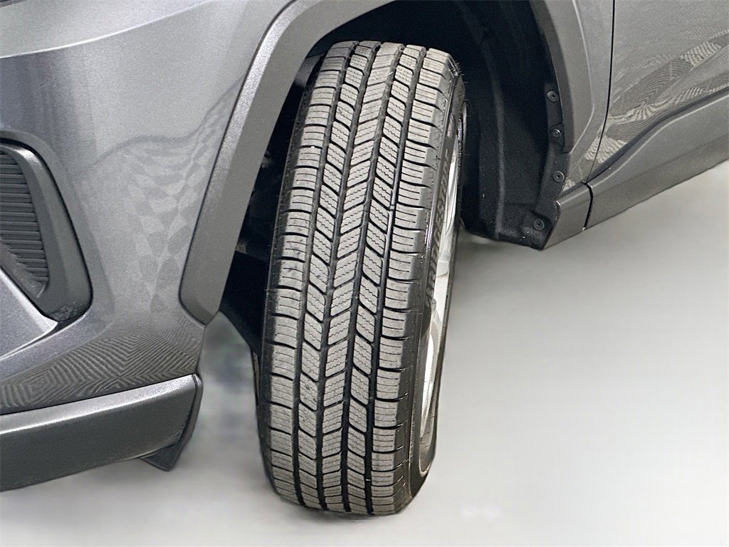 Used 2021 Toyota RAV4 LE image 25