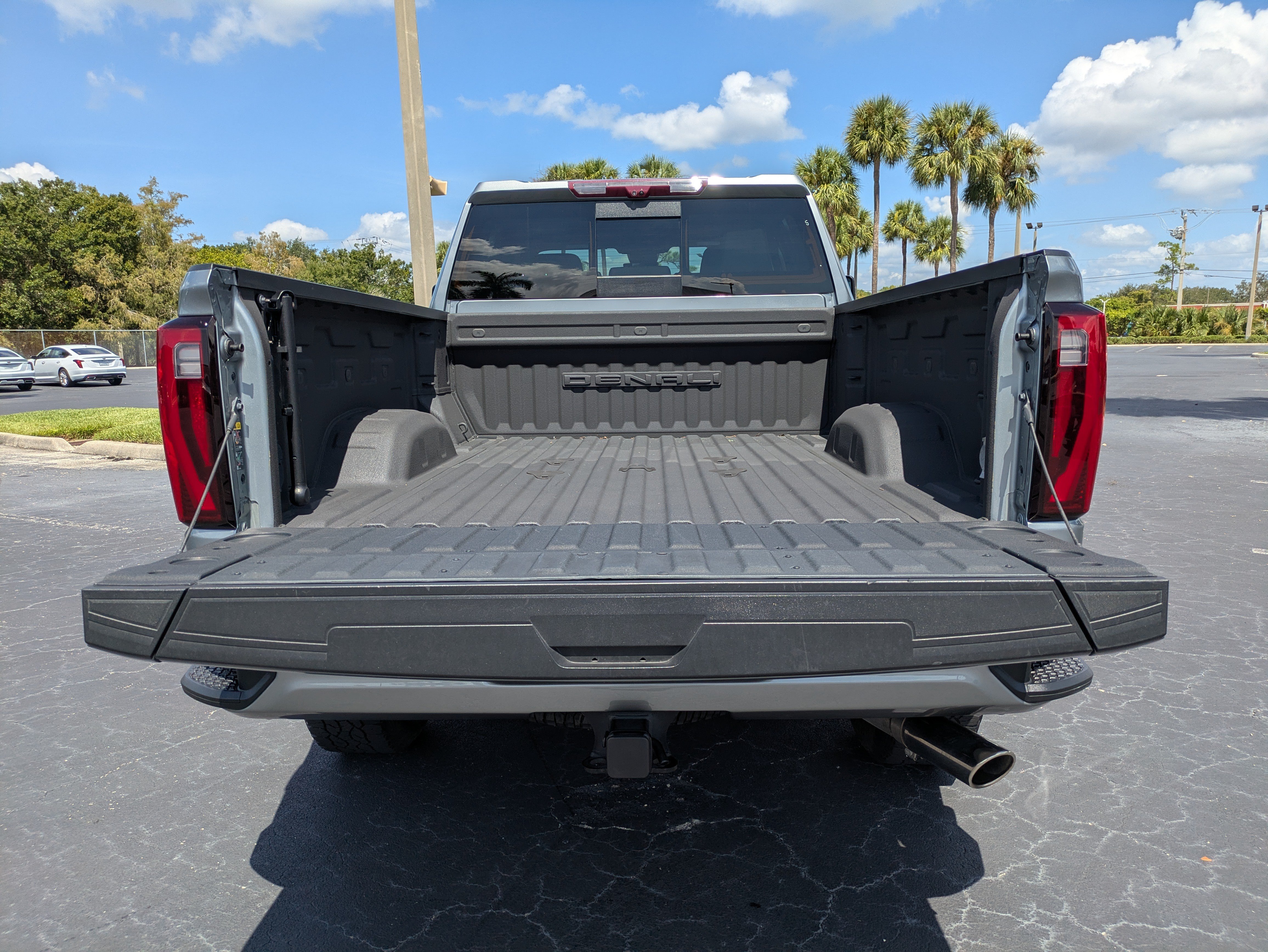 Used 2024 GMC Sierra 2500 Denali w/ Denali Reserve Package AWD/4WD image 9
