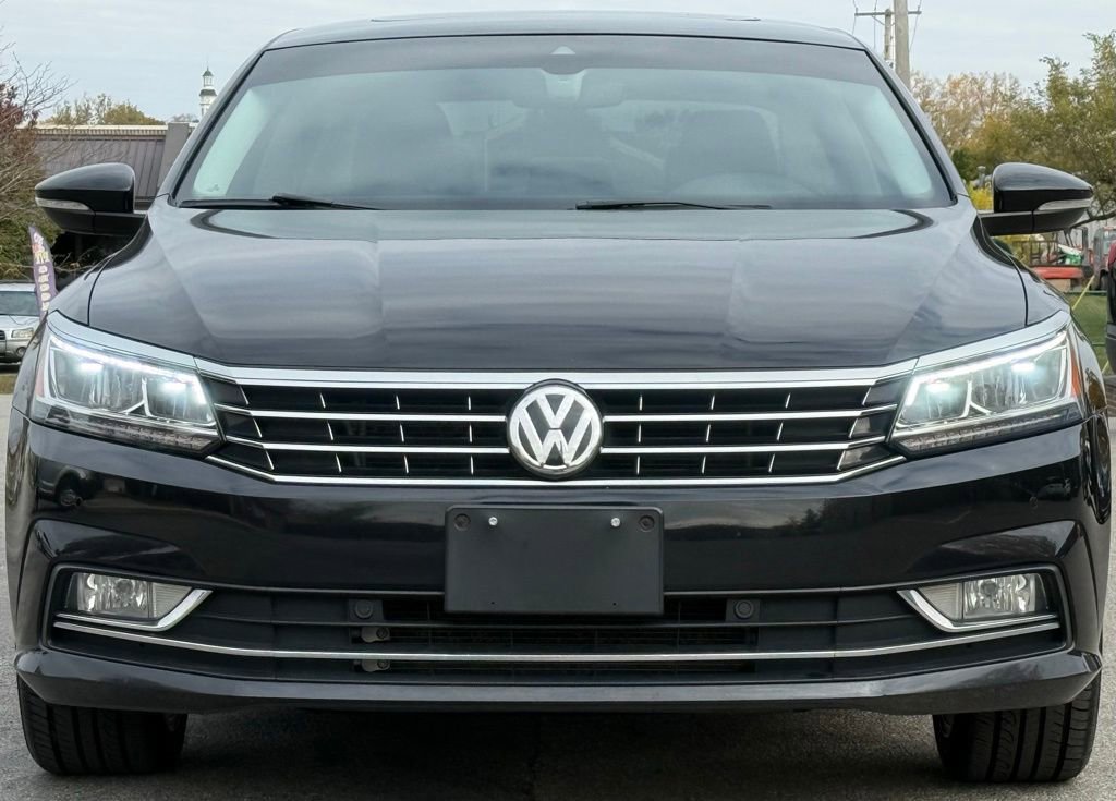 Used 2017 Volkswagen Passat 1.8T SEL Premium image 9