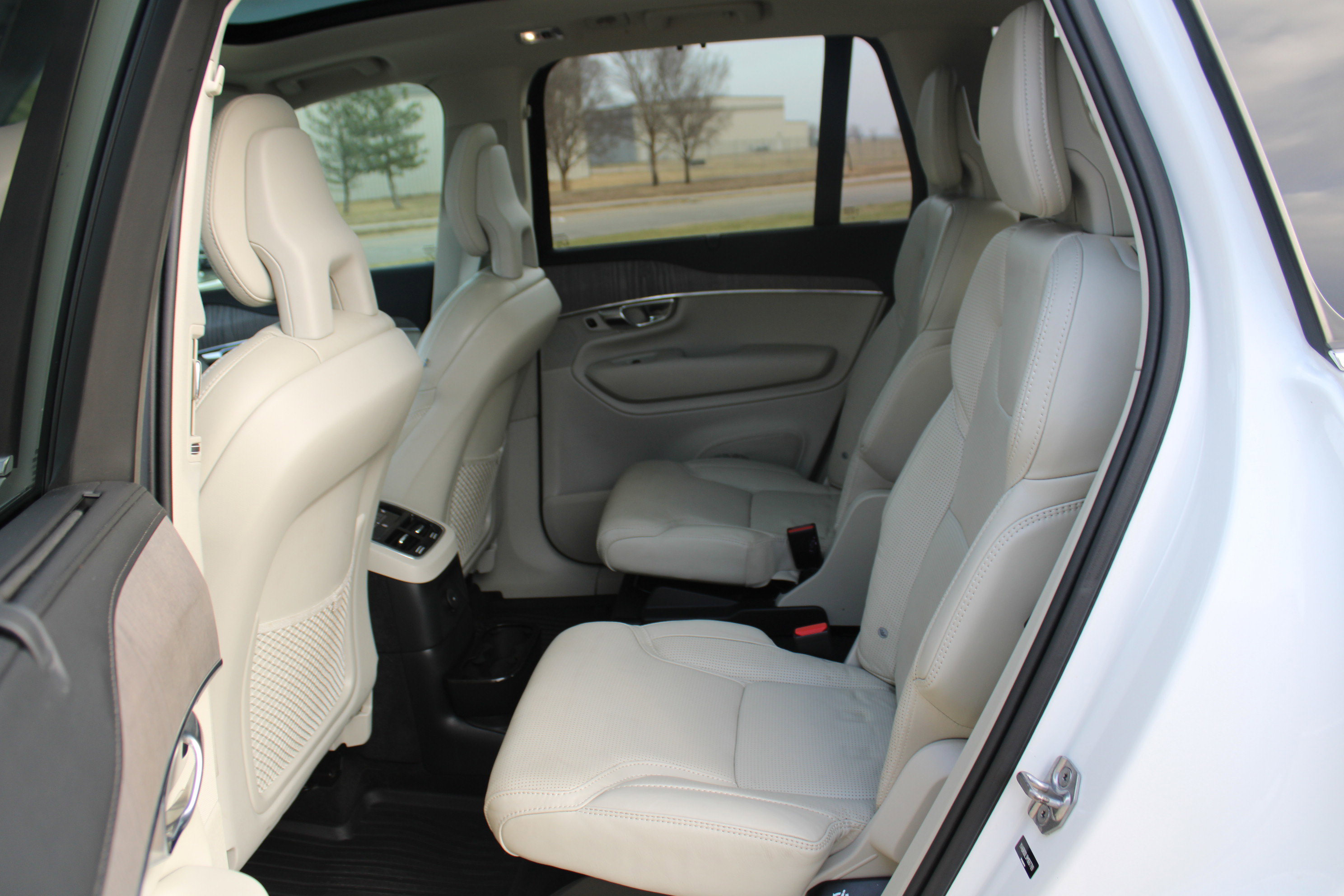 Used 2021 Volvo XC90 T8 Inscription w/ Advanced Package image 36