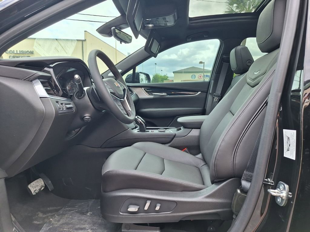 New 2026 Cadillac XT5 Premium Luxury w/ LPO, ONYX Package FWD image 12