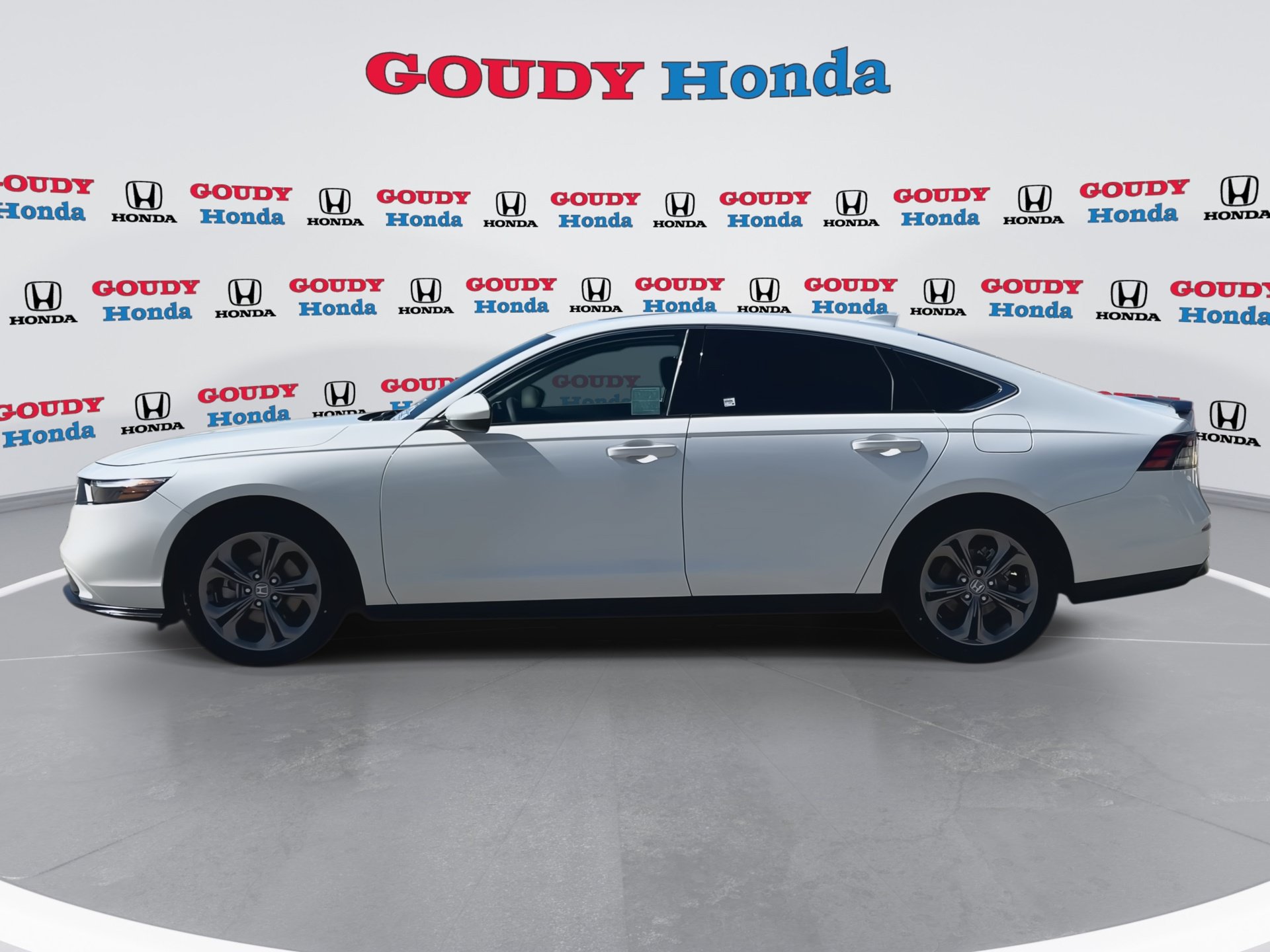 Certified 2023 Honda Accord EX image 5