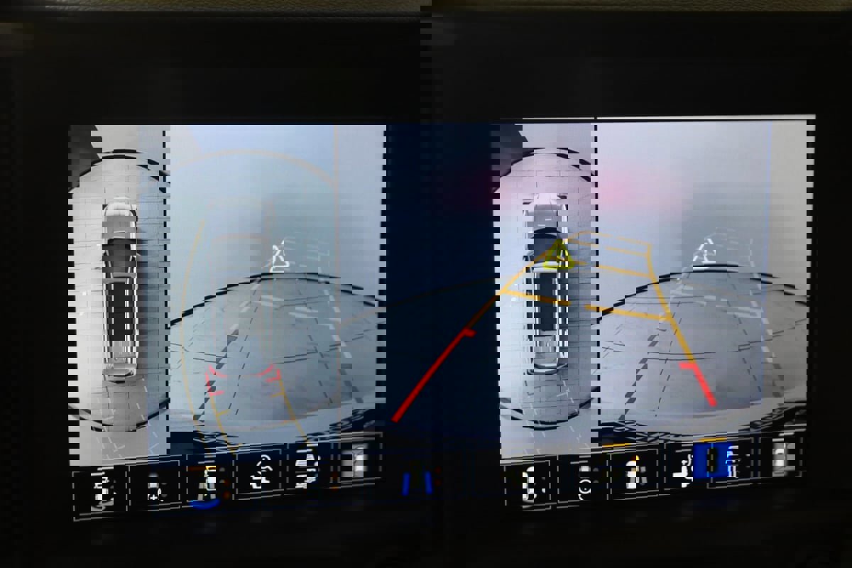 Used 2022 GMC Terrain AT4 w/ Infotainment Package II image 8