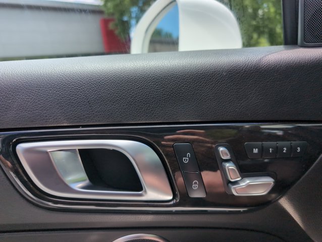 Used 2017 Mercedes-Benz SLC 300 image 17