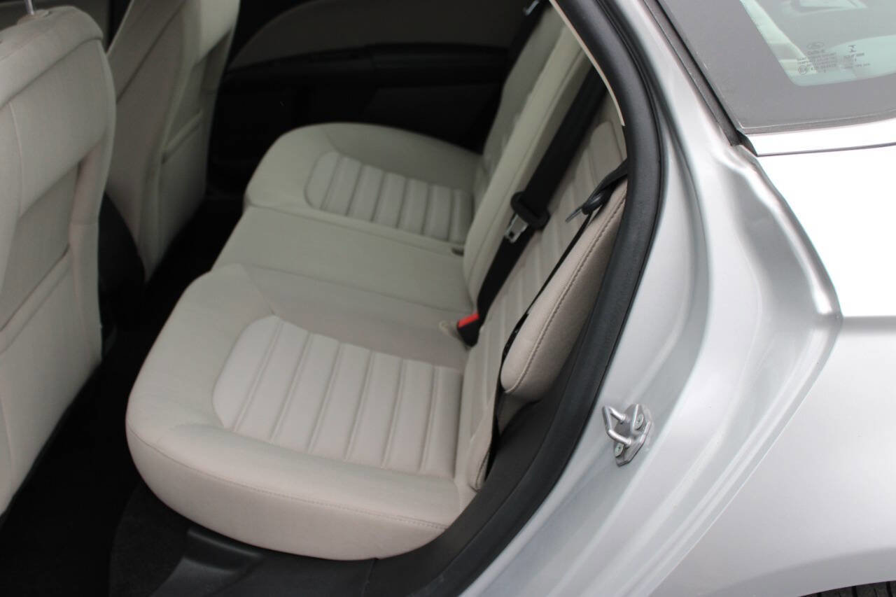 Used 2018 Ford Fusion S image 10