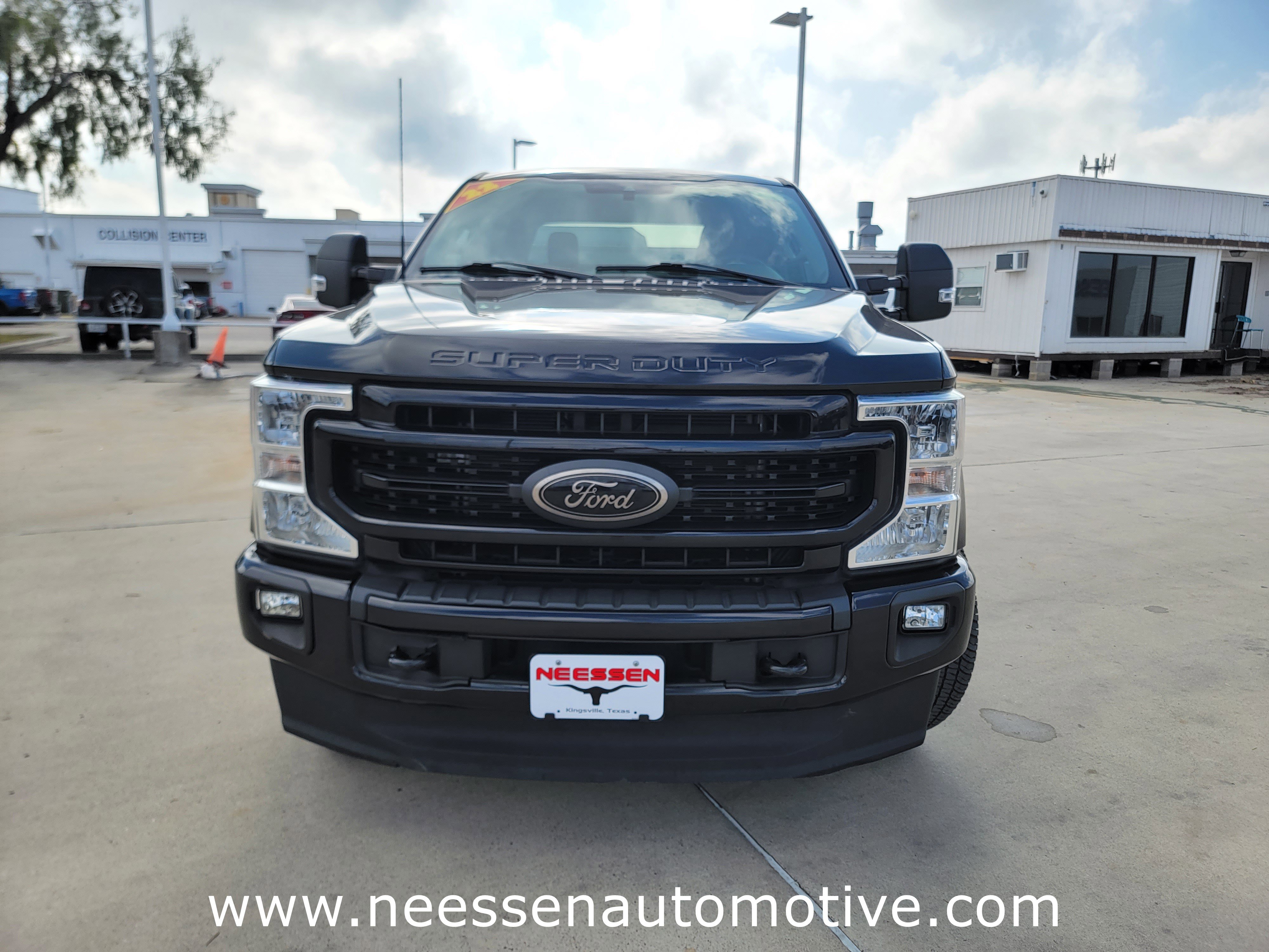 Used 2022 Ford F250 XLT w/ Black Appearance Package image 2