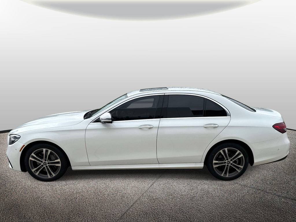 Used 2023 Mercedes-Benz E 350 4MATIC Sedan image 3