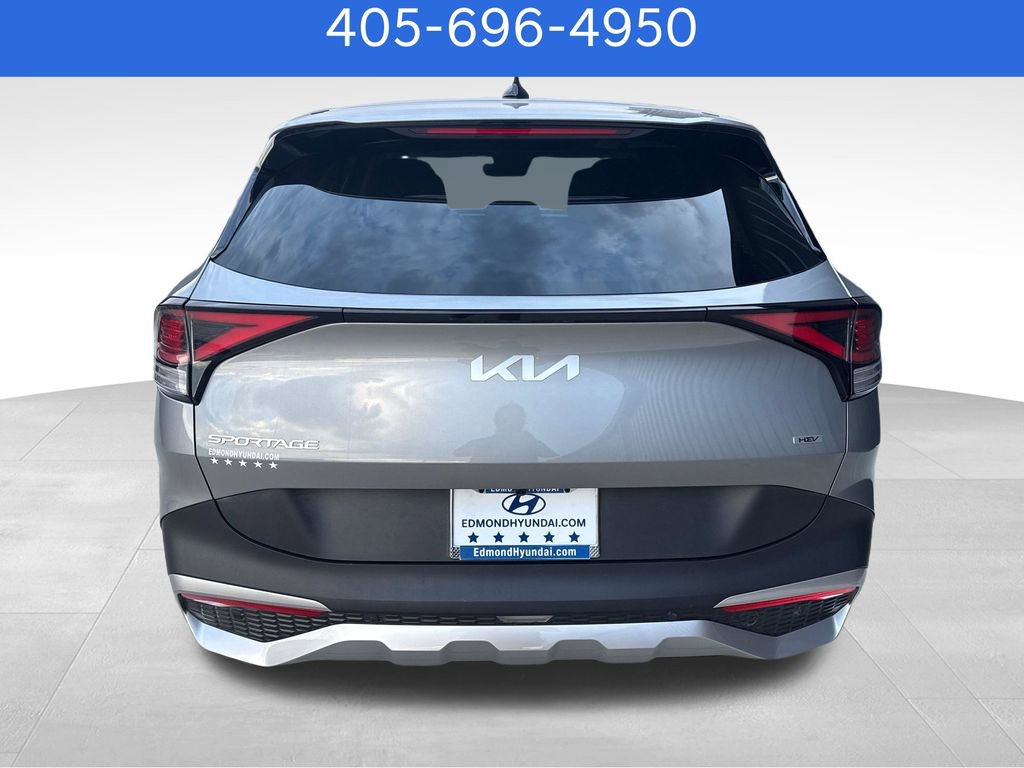 Used 2023 Kia Sportage LX AWD/4WD image 4