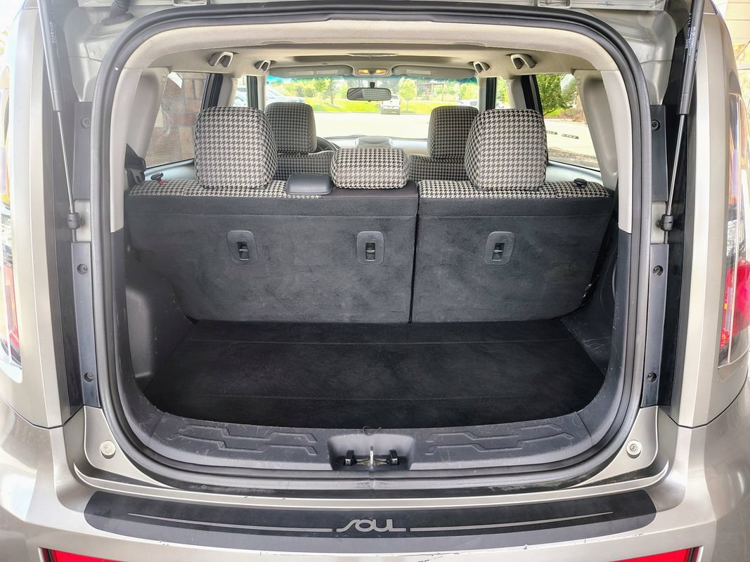 Used 2011 Kia Soul ! FWD image 17