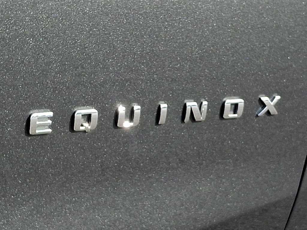 Used 2018 Chevrolet Equinox LT FWD image 32