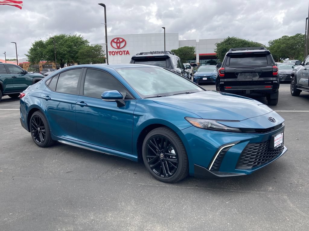 New 2026 Toyota Camry SE w/ Convenience Package FWD image 3