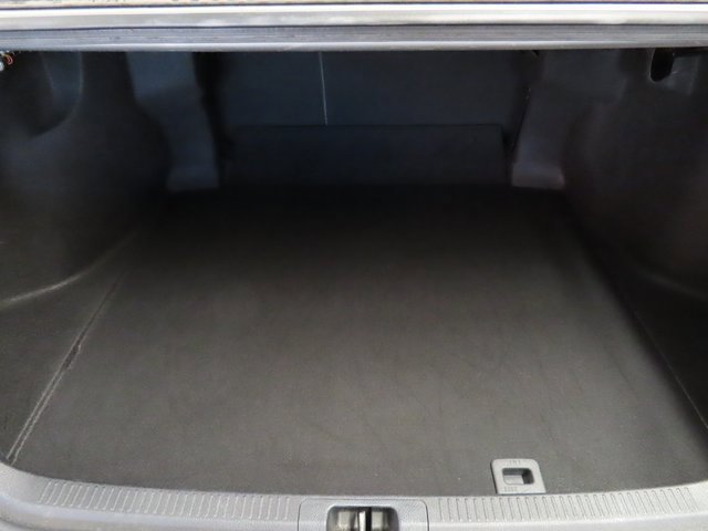 Used 2020 Toyota Camry SE image 30