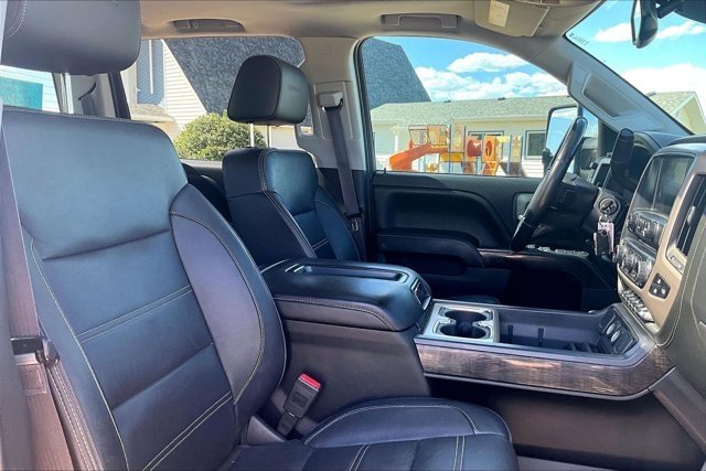 Used 2015 GMC Sierra 2500 Denali w/ Duramax Plus Package AWD/4WD image 27