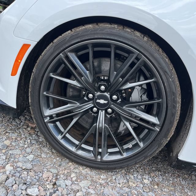 Used 2019 Chevrolet Camaro ZL1 RWD image 9