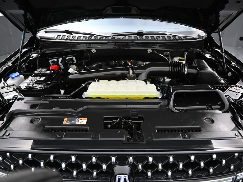 Used 2025 Lincoln Navigator L Black Label image 16