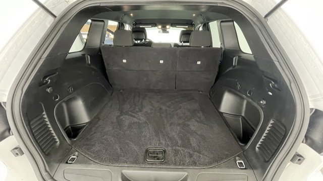 Used 2021 Jeep Grand Cherokee Laredo image 43