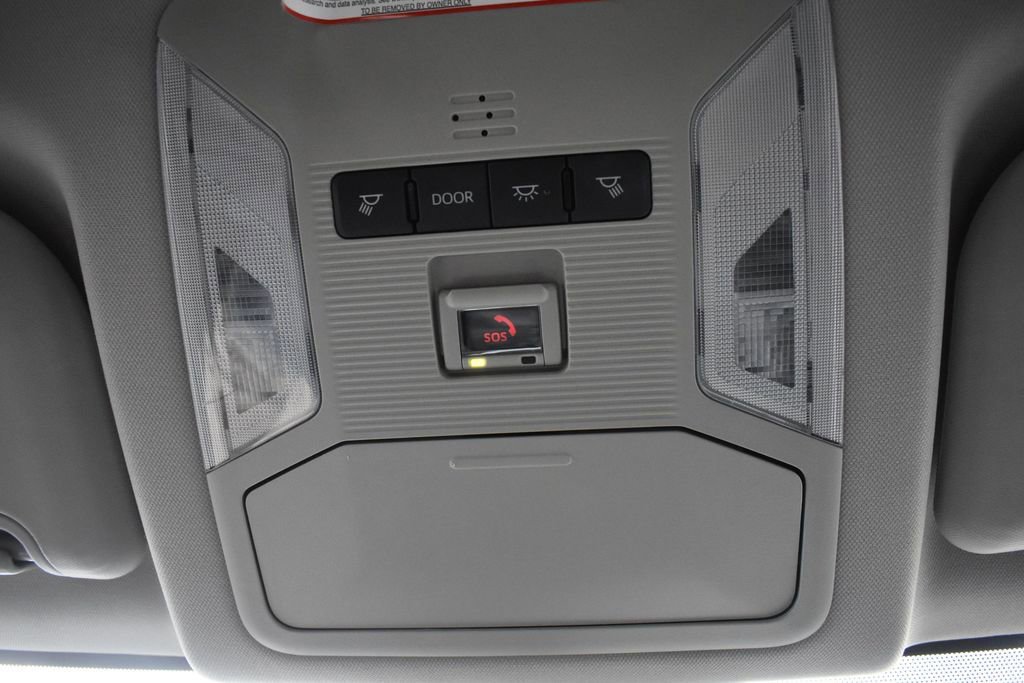 Used 2022 Toyota RAV4 LE AWD/4WD image 22