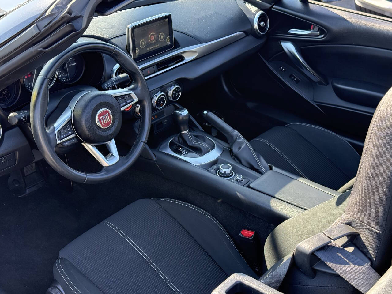 Used 2017 FIAT 124 Spider Classica RWD image 11