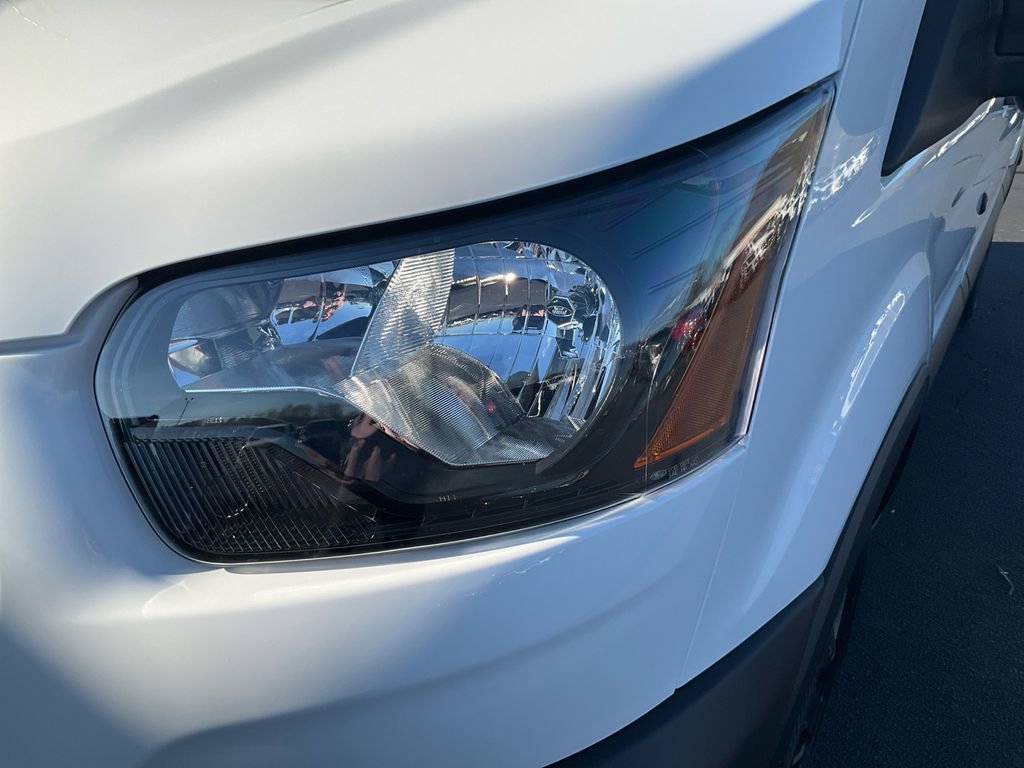 New 2026 Ford Transit 250 148 Medium Roof RWD image 9