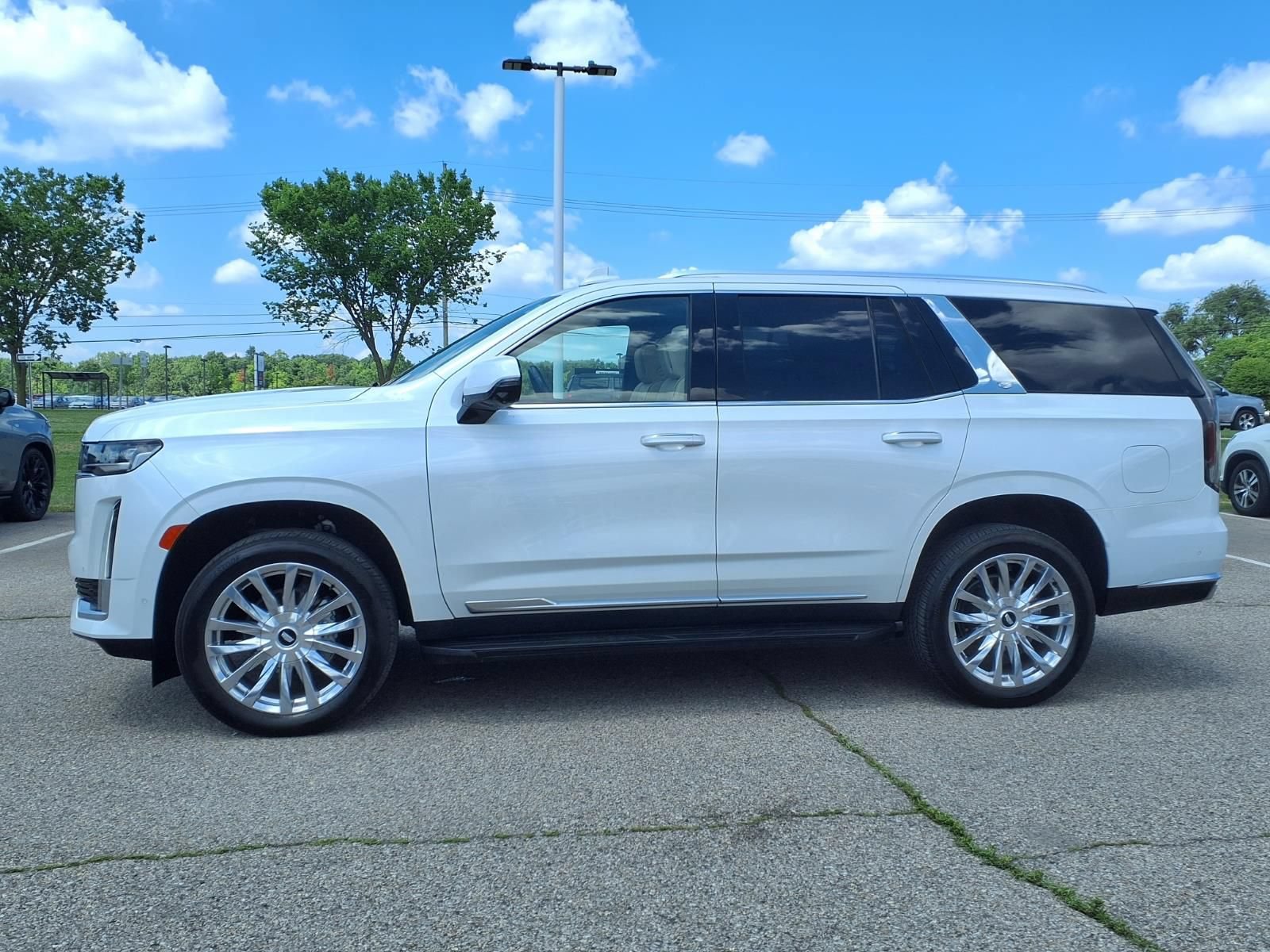Used 2024 Cadillac Escalade Premium Luxury w/ LPO, Floor Liner Package AWD/4WD image 8