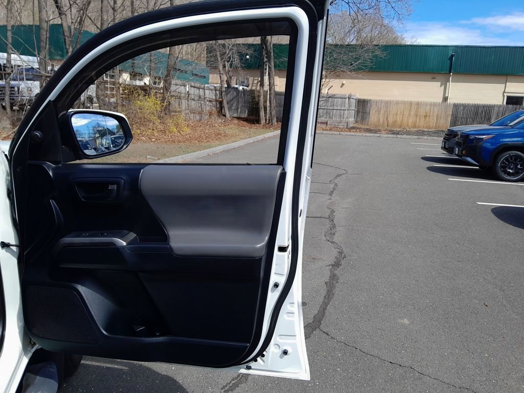 Used 2016 Toyota Tacoma 2WD Double Cab image 36