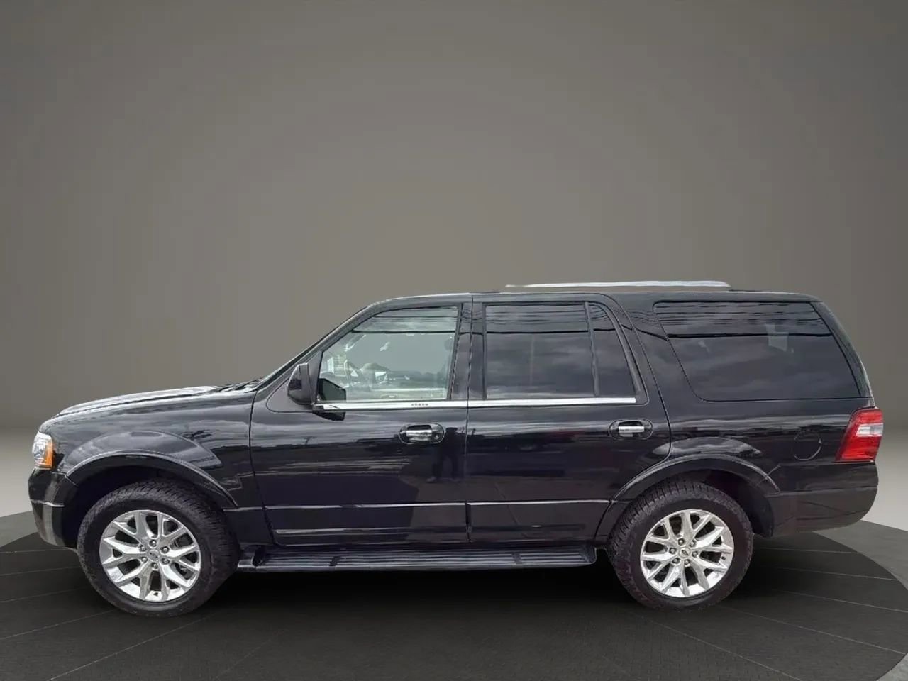 Used 2017 Ford Expedition Limited image 8