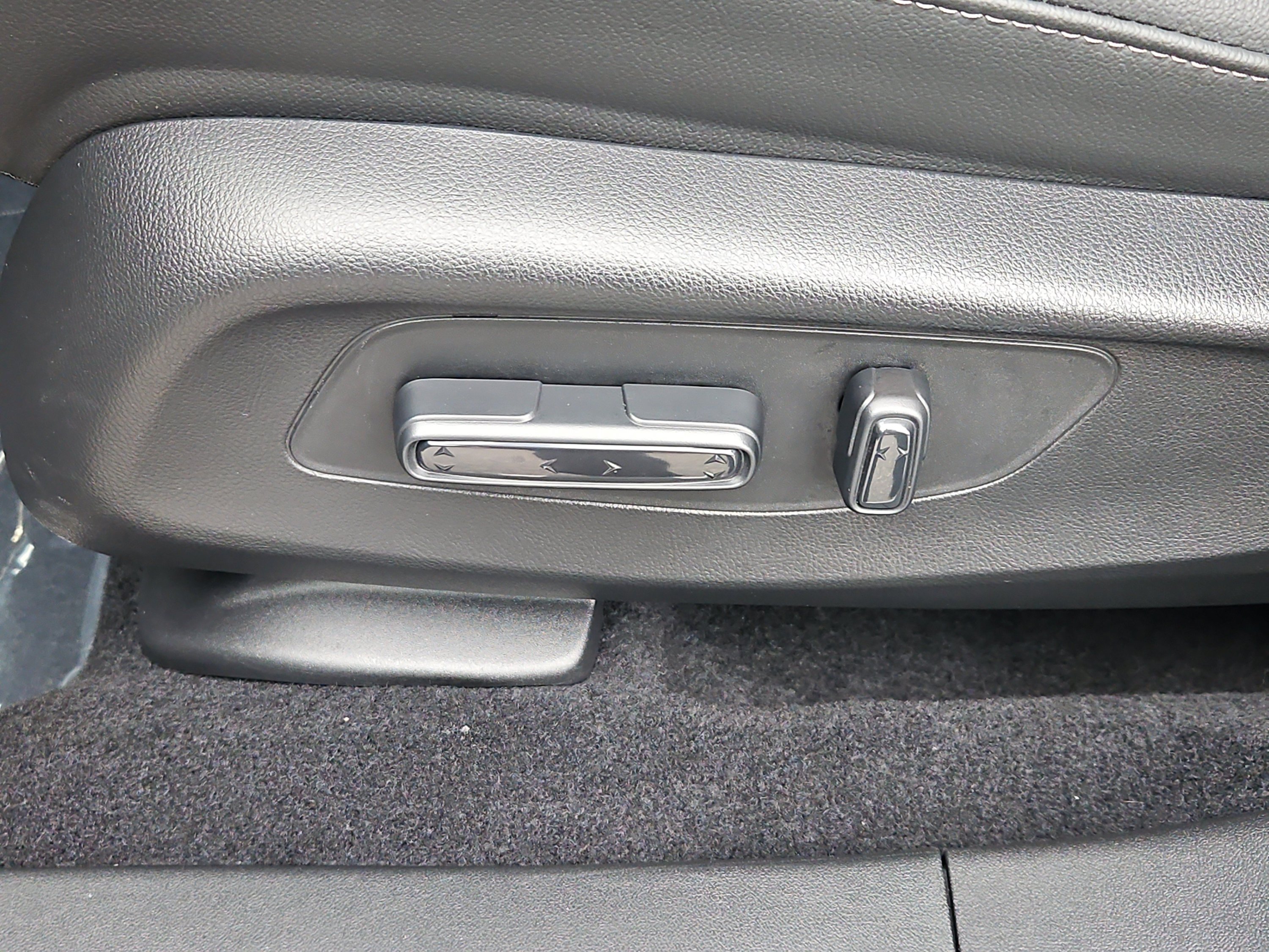 Used 2026 Honda HR-V EX-L image 13