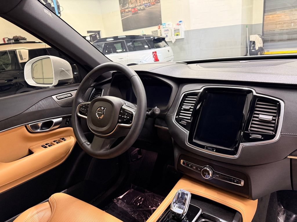 Used 2023 Volvo XC90 B6 Ultimate w/ Protection Package Premier AWD/4WD image 31