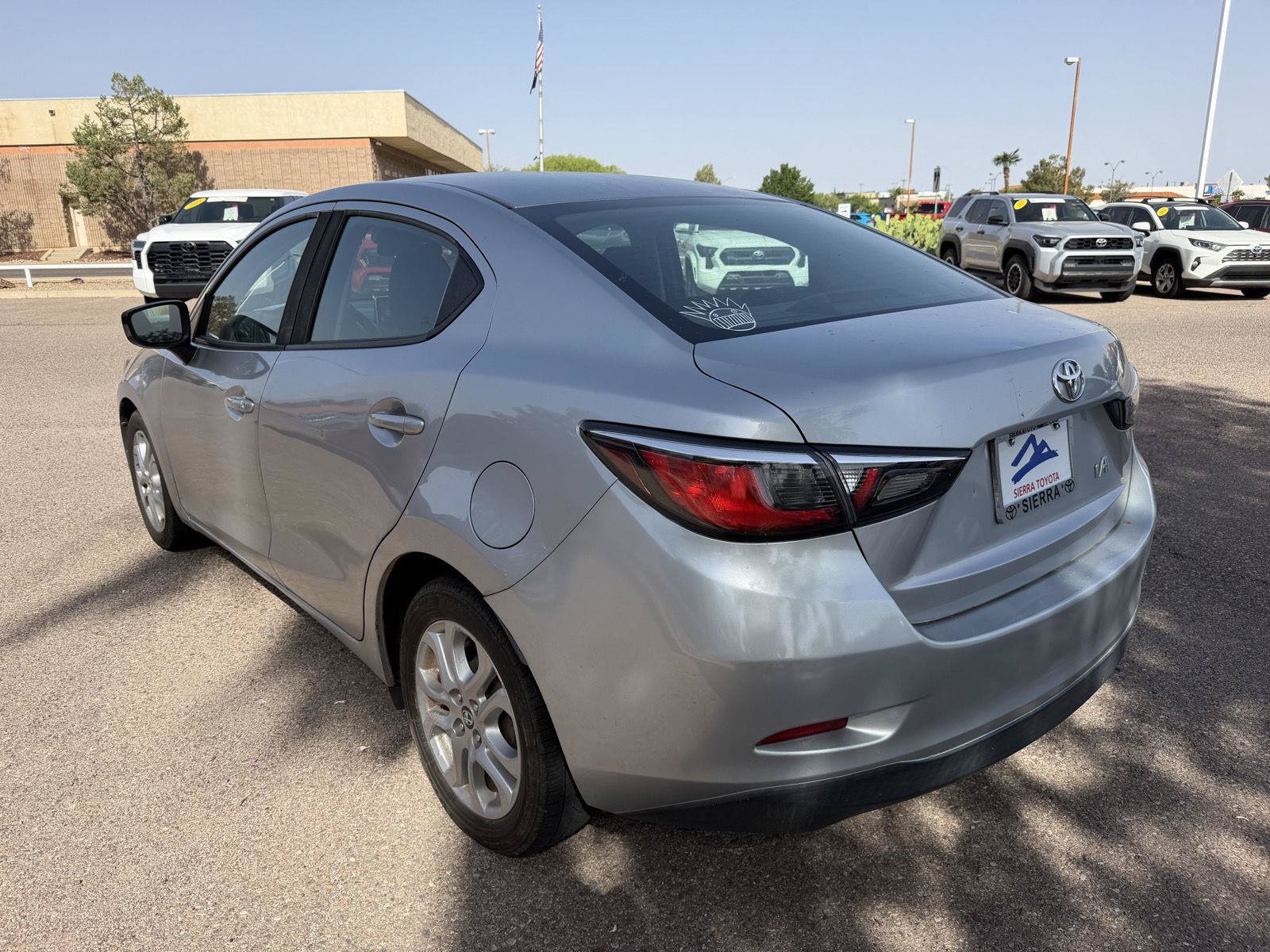 Used 2018 Toyota Yaris iA FWD image 3