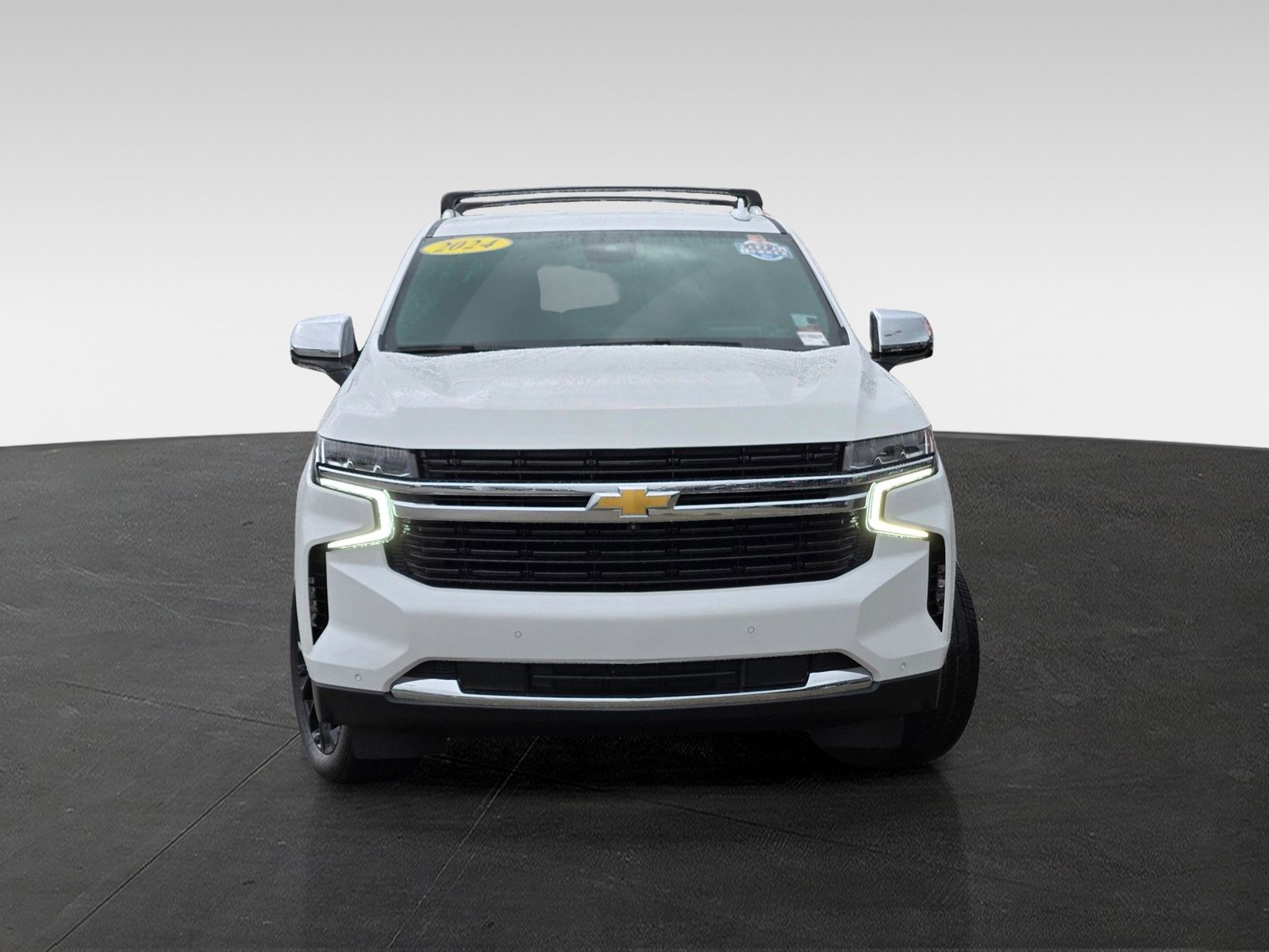 Used 2024 Chevrolet Suburban Premier image 3