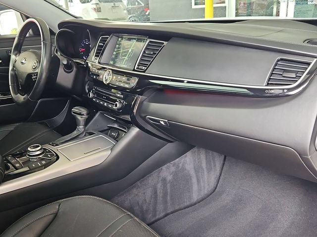 Used 2017 Kia K900 Premium RWD image 30