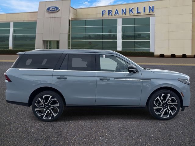 New 2026 Lincoln Navigator Reserve image 8