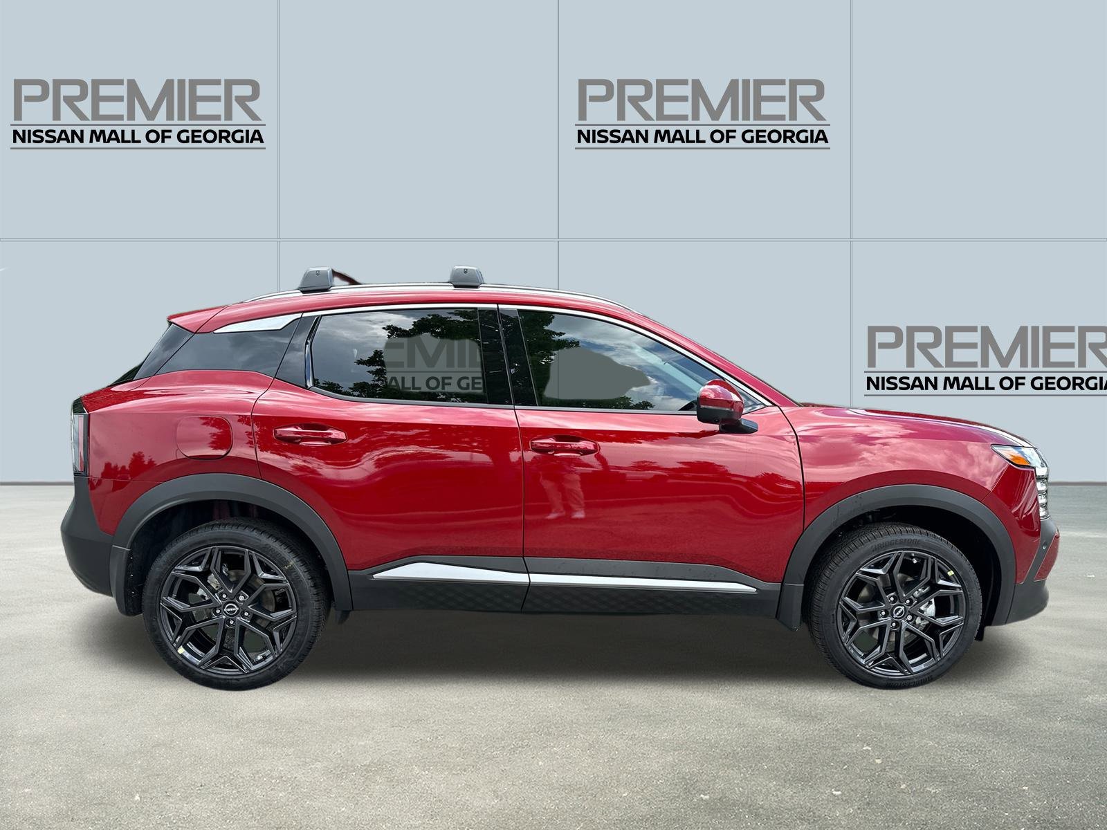 New 2025 Nissan Kicks SR image 4