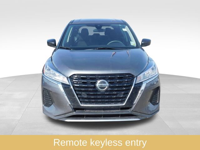 Used 2021 Nissan Kicks S image 2