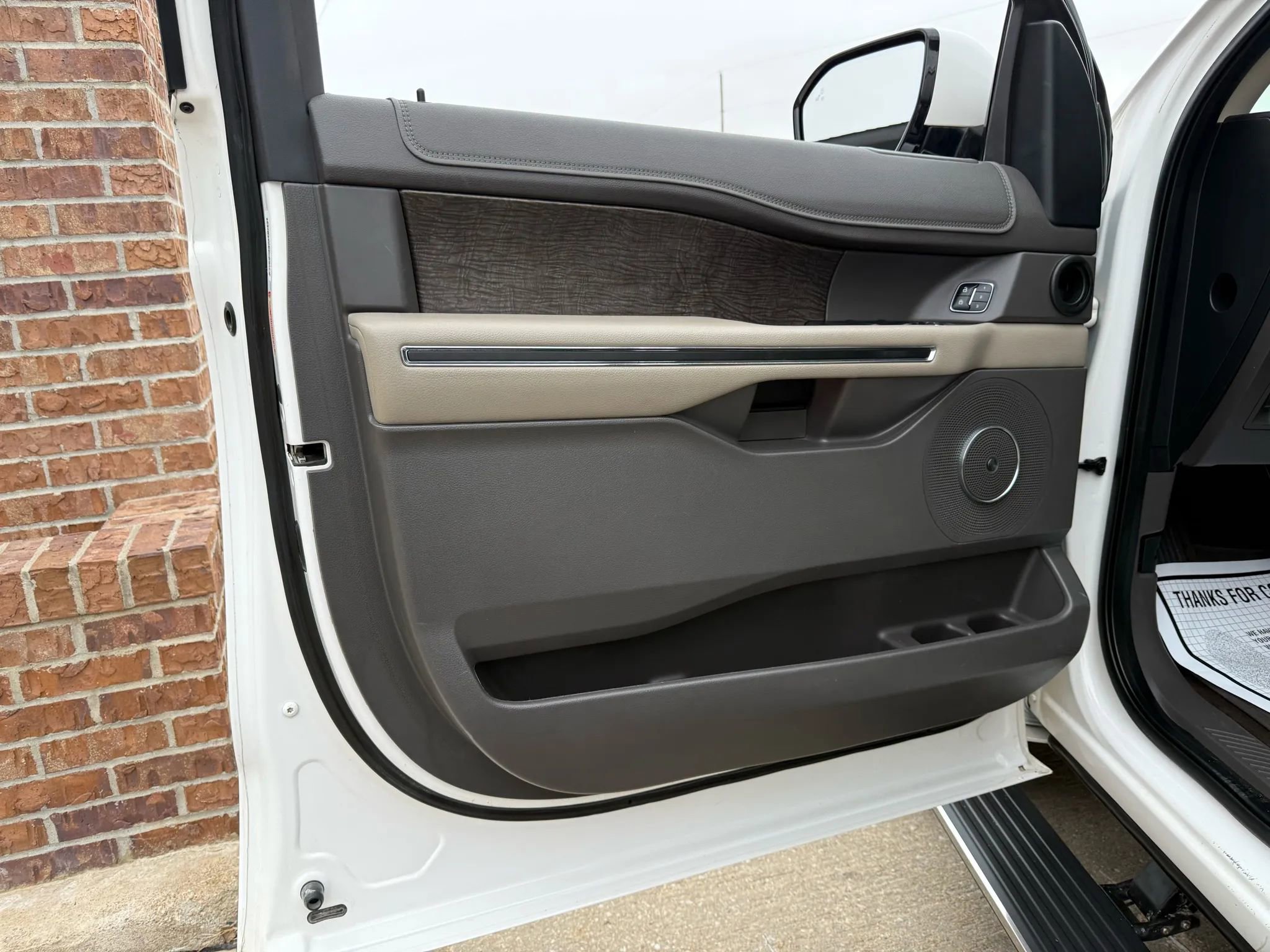 Used 2018 Ford Expedition Limited w/ Equipment Group 301A image 8