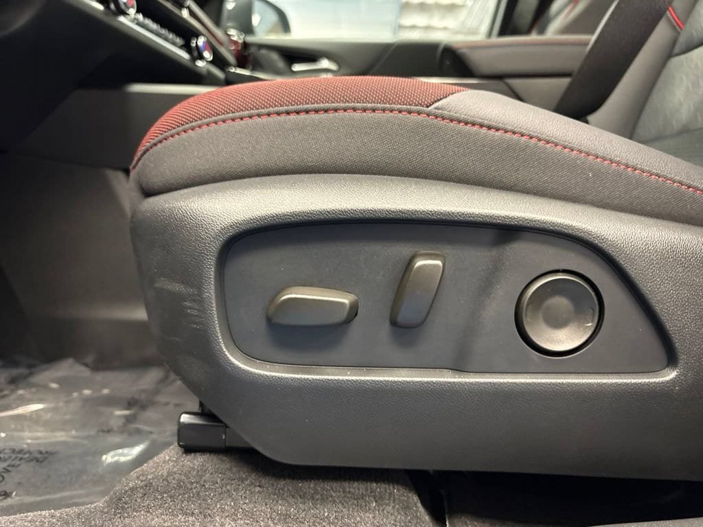 New 2026 Chevrolet Equinox RS w/ Convenience Package III FWD image 29