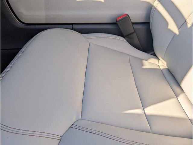 New 2025 Ford Expedition Active image 24