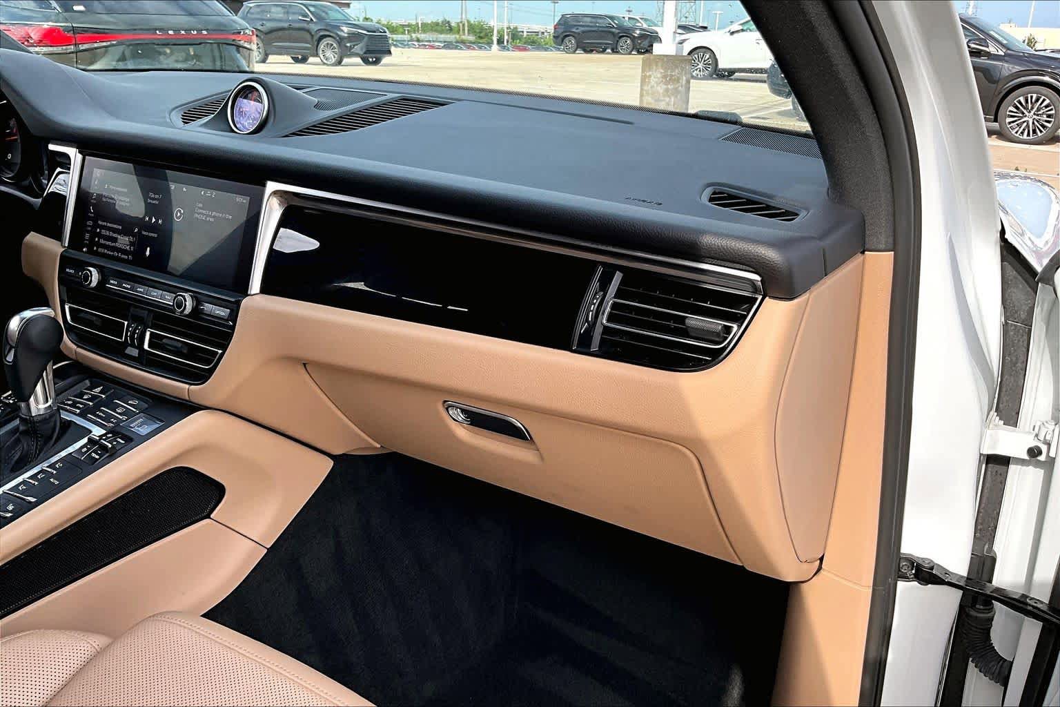 Used 2021 Porsche Macan AWD/4WD image 16