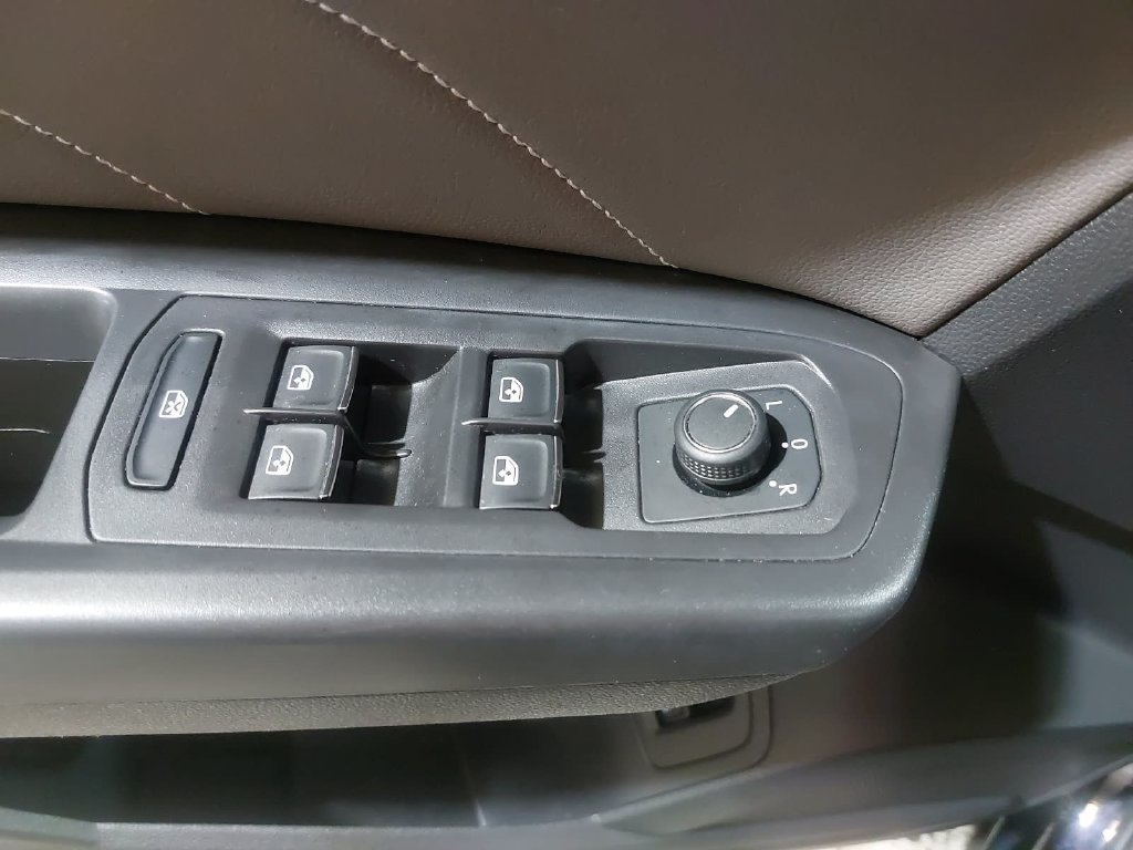 Used 2023 Volkswagen Atlas SE w/ Panoramic Sunroof Package AWD/4WD image 28