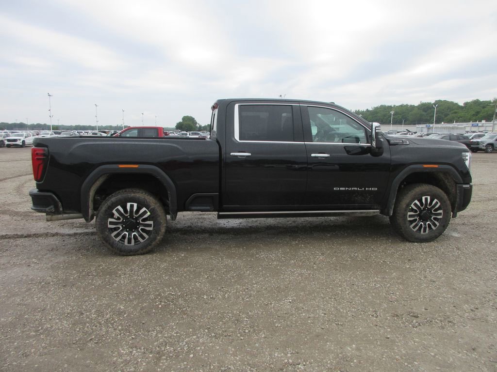 New 2026 GMC Sierra 2500 Denali Ultimate AWD/4WD image 3