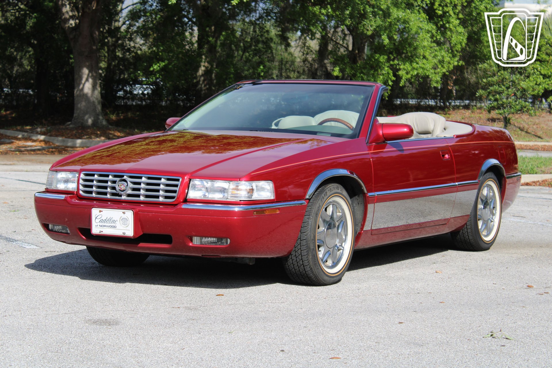 Used 2000 Cadillac Eldorado ESC w/ Comfort/Convenience Pkg image 3