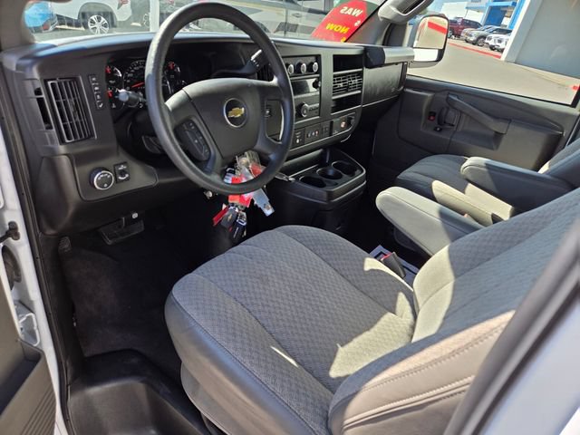 Certified 2025 Chevrolet Express 3500 LT w/ LT Preferred Equipment Group RWD image 11
