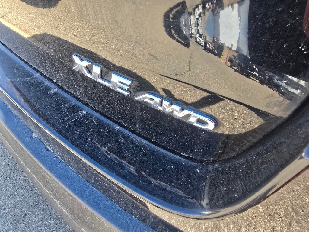 Used 2019 Toyota Highlander XLE AWD/4WD image 20
