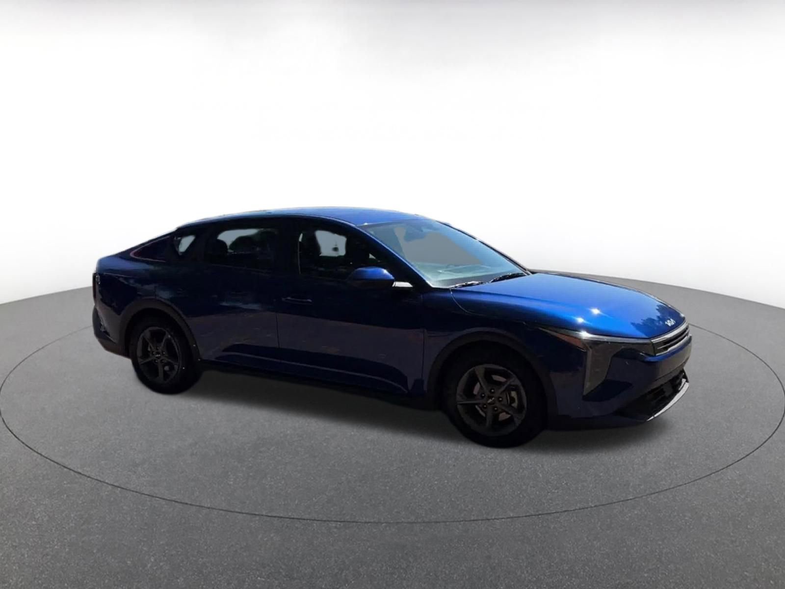 Used 2025 Kia K4 FWD image 2