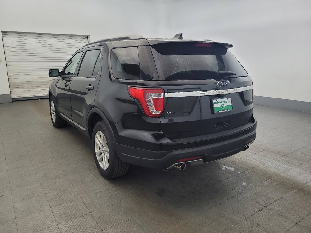 Used 2018 Ford Explorer XLT AWD/4WD image 5